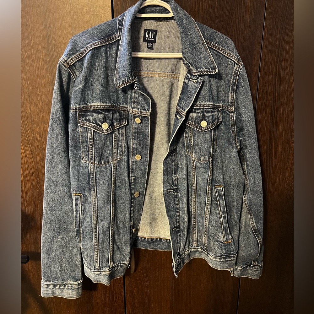 Gap Denim Jean Jacket barely worn